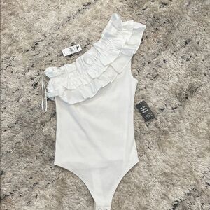 NEW EXPRESS White Ruffled  One Piece XS